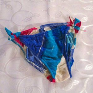 WOMENS or JUNIORS SWIM BOTTOMS – SIZE 8